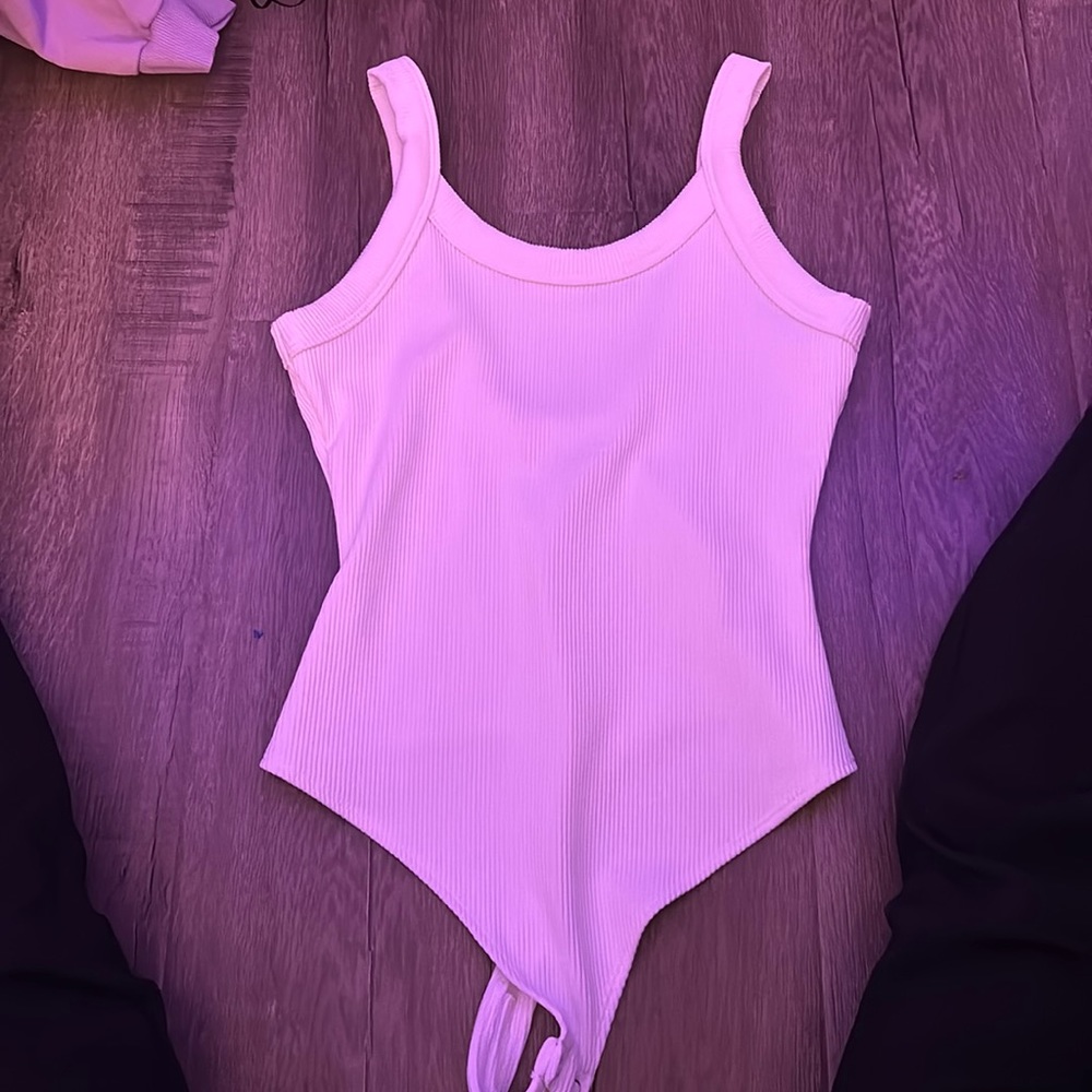 Never worn bought it for an event outfit and never ended up wearing it.